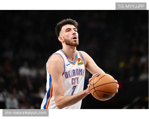 特写：切特·霍姆格伦连续三次护筐成功，点燃雷霆主场